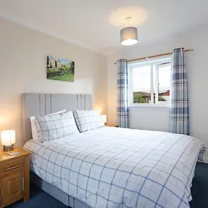 Ideal Location With Free On-site Private Parking , Edinburgh United Kingdom